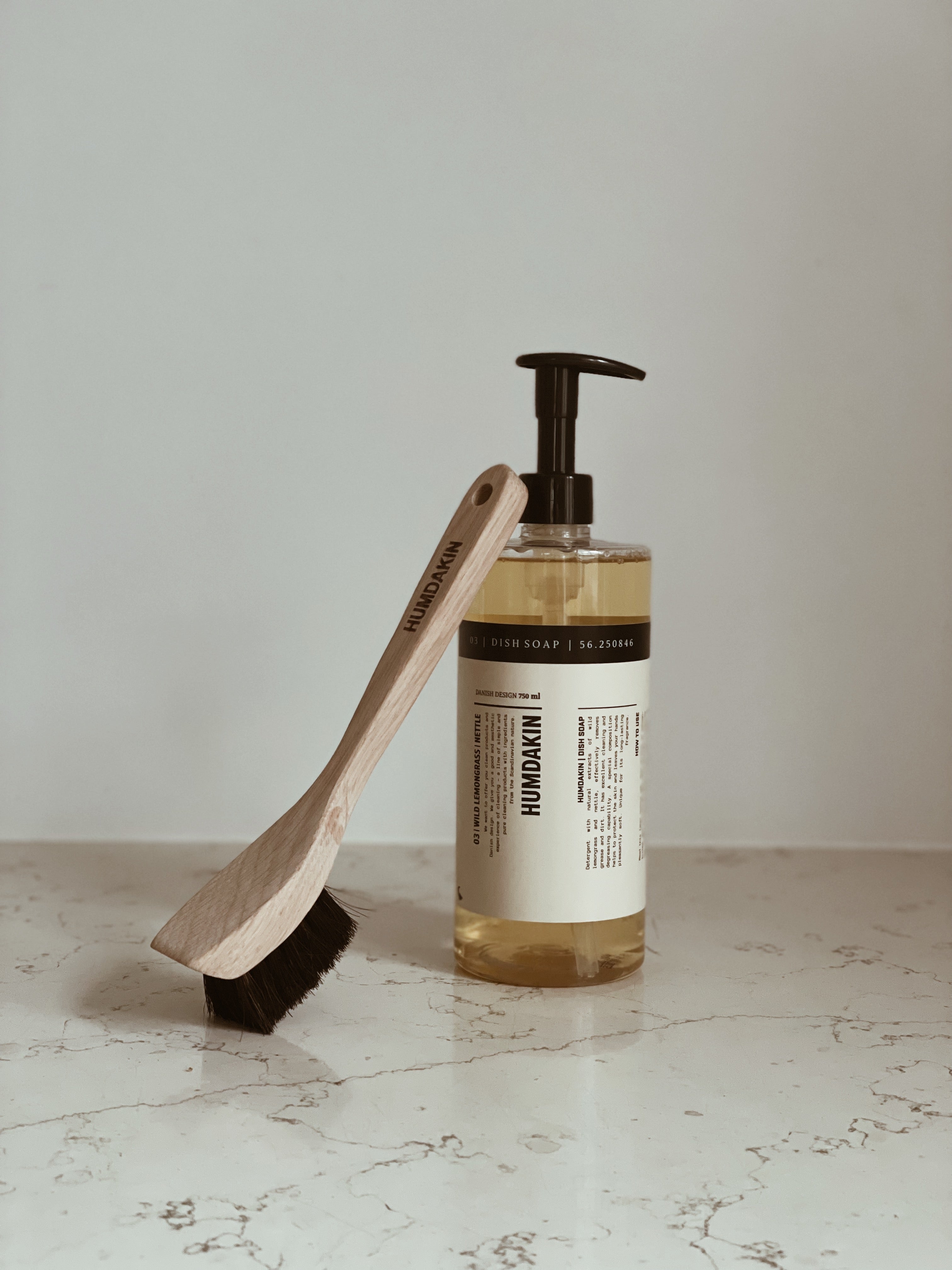 Opvaskebørste, eg/hestehår - L:22 cm.